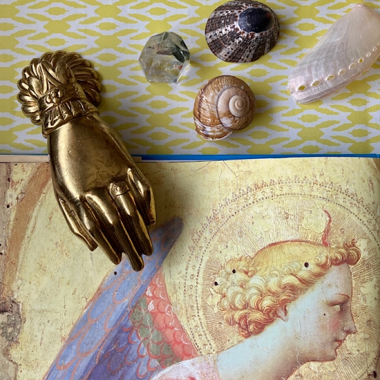 03ファティマの手 輝く真鍮ドアノッカー