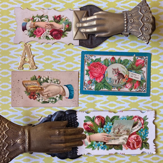 09A仔猫と宝石箱を差し出す手のヴィクトリアン・コーリング